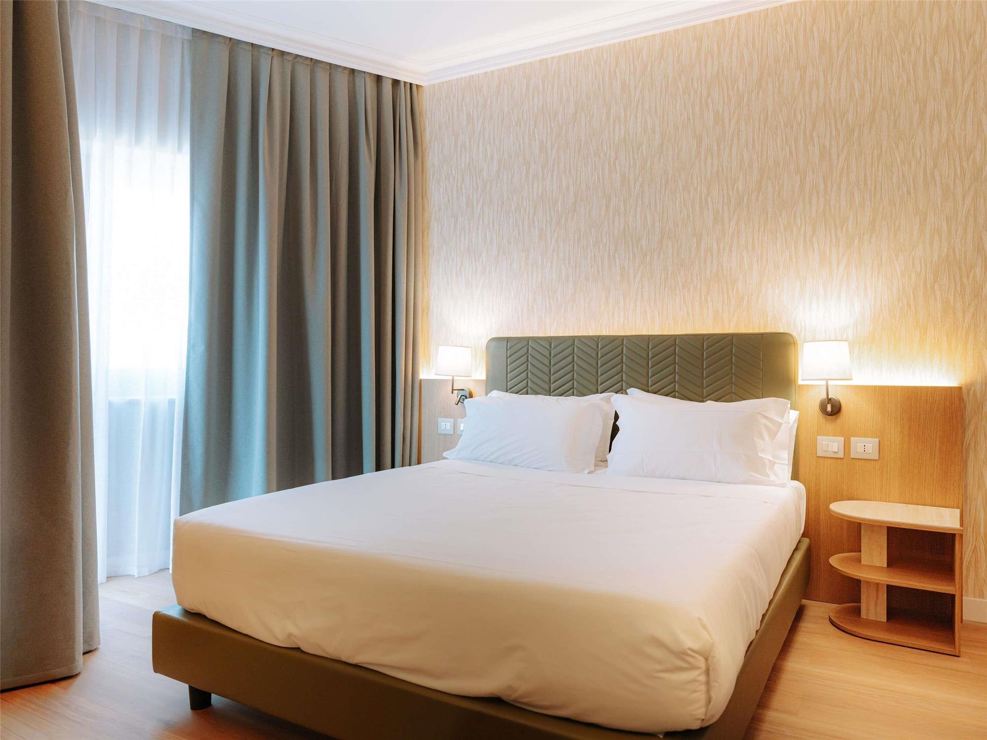 Mövenpick Hotel Bari 2