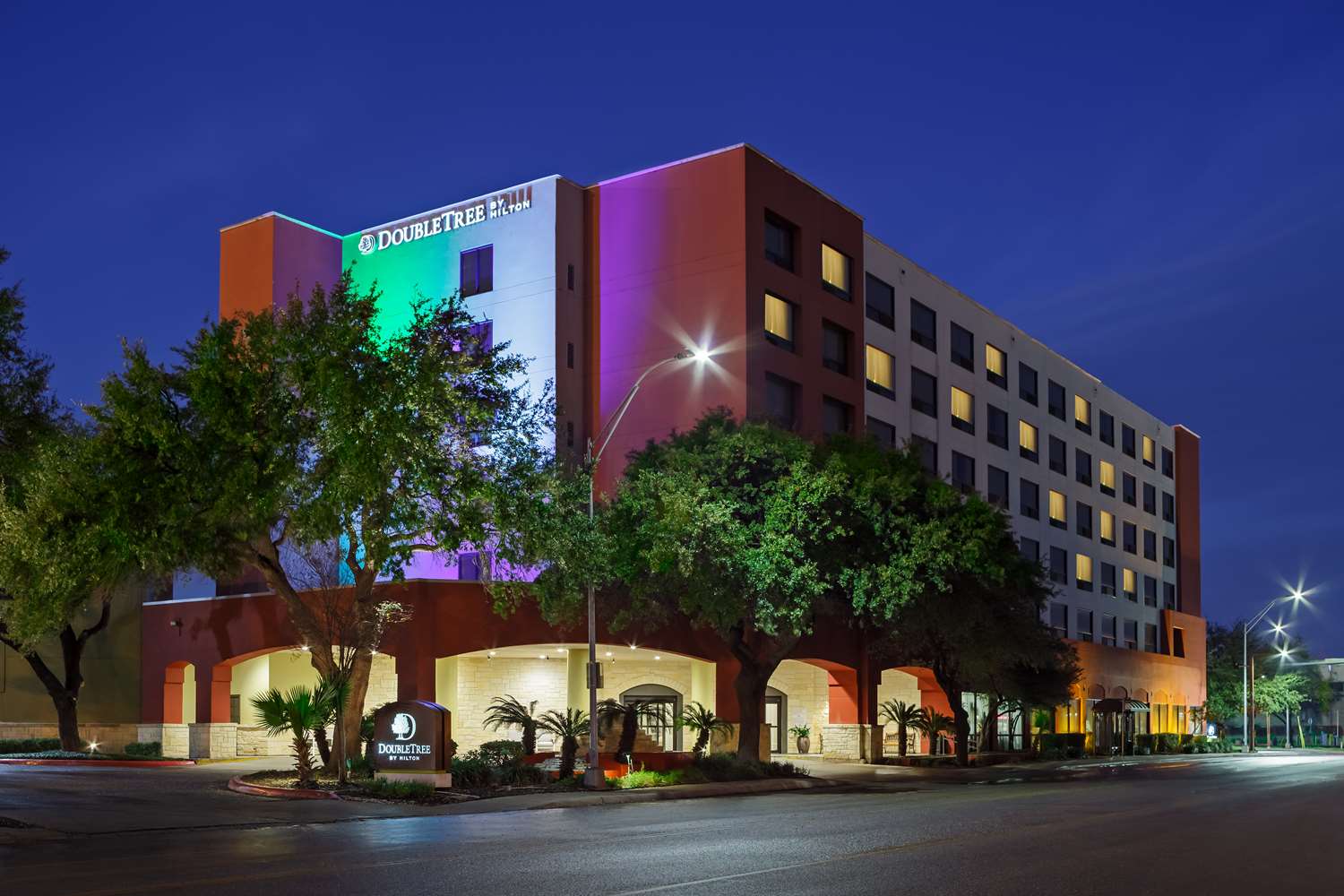 DoubleTree by Hilton San Antonio Downtown, TX 1