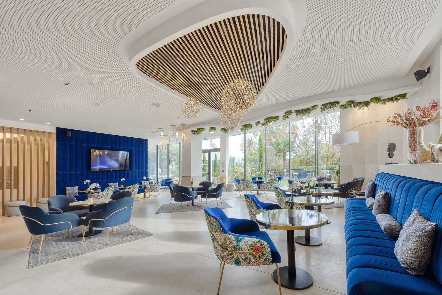 GOLDEN TULIP LYON OUEST TECHLID Hotel & Spa 2