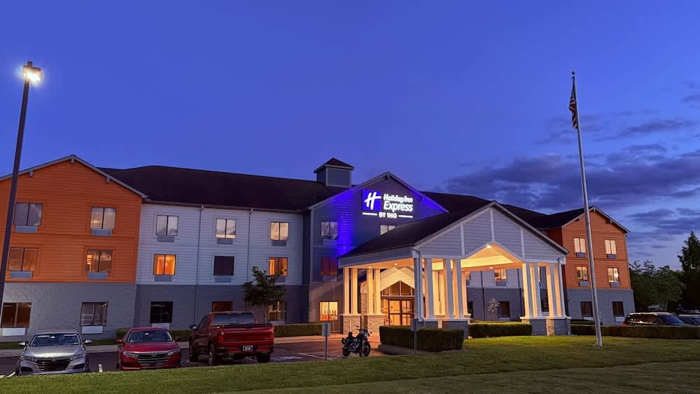 Holiday Inn Express & Suites Morehead by IHG 1