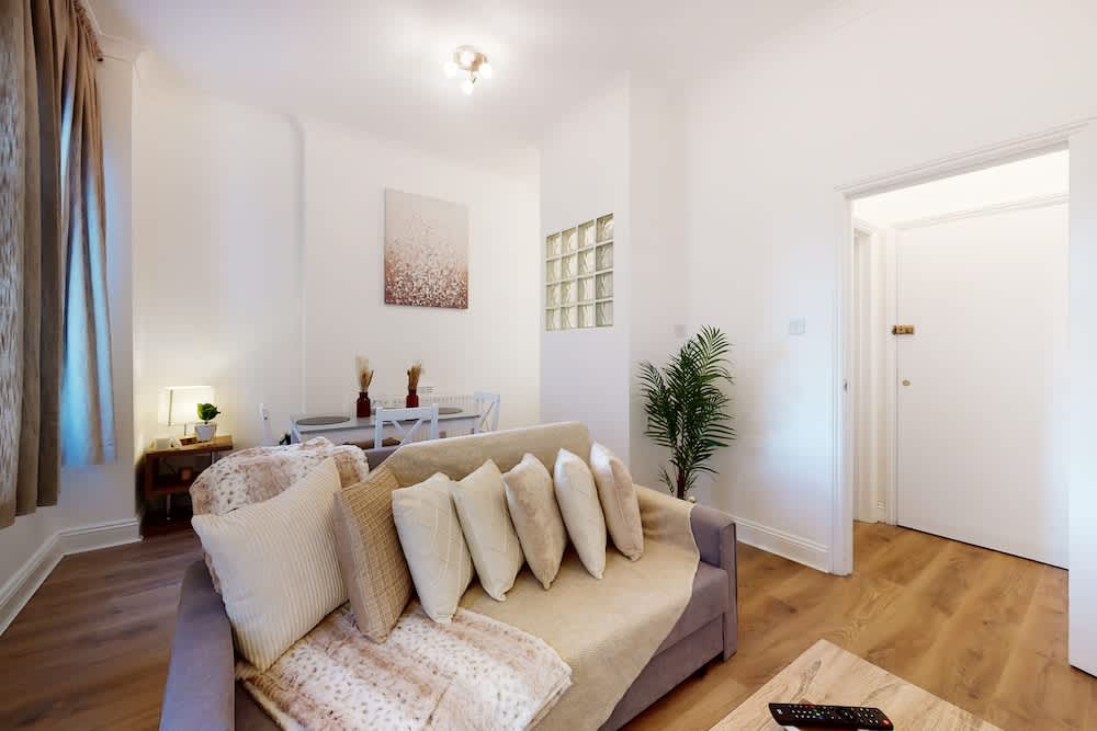 Park Lane Apartments Baker Street 2