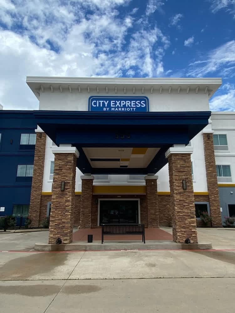 City Express by Marriott Spring 1