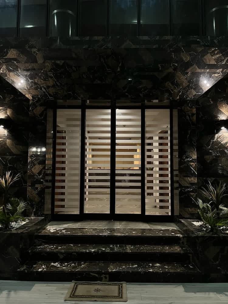 Pacha hotel 1