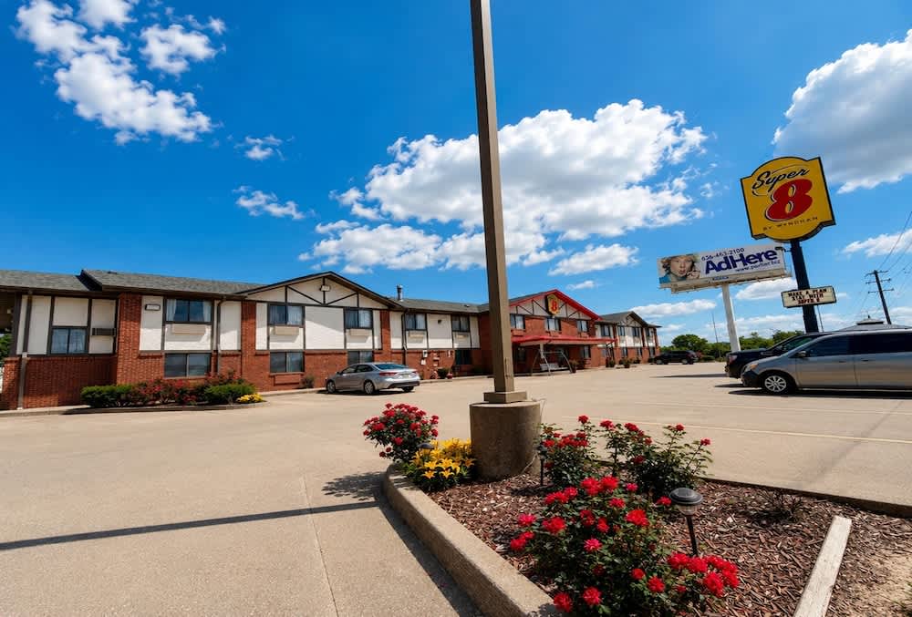 Super 8 by Wyndham Warrenton 1