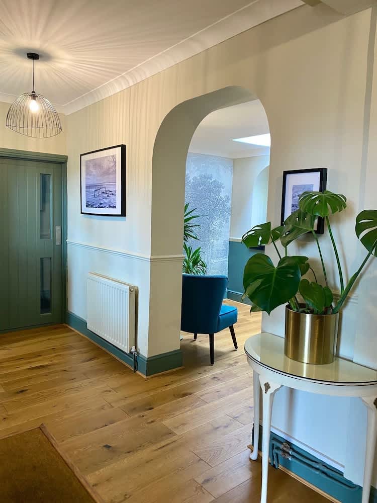 The Emsworth Hotel 2
