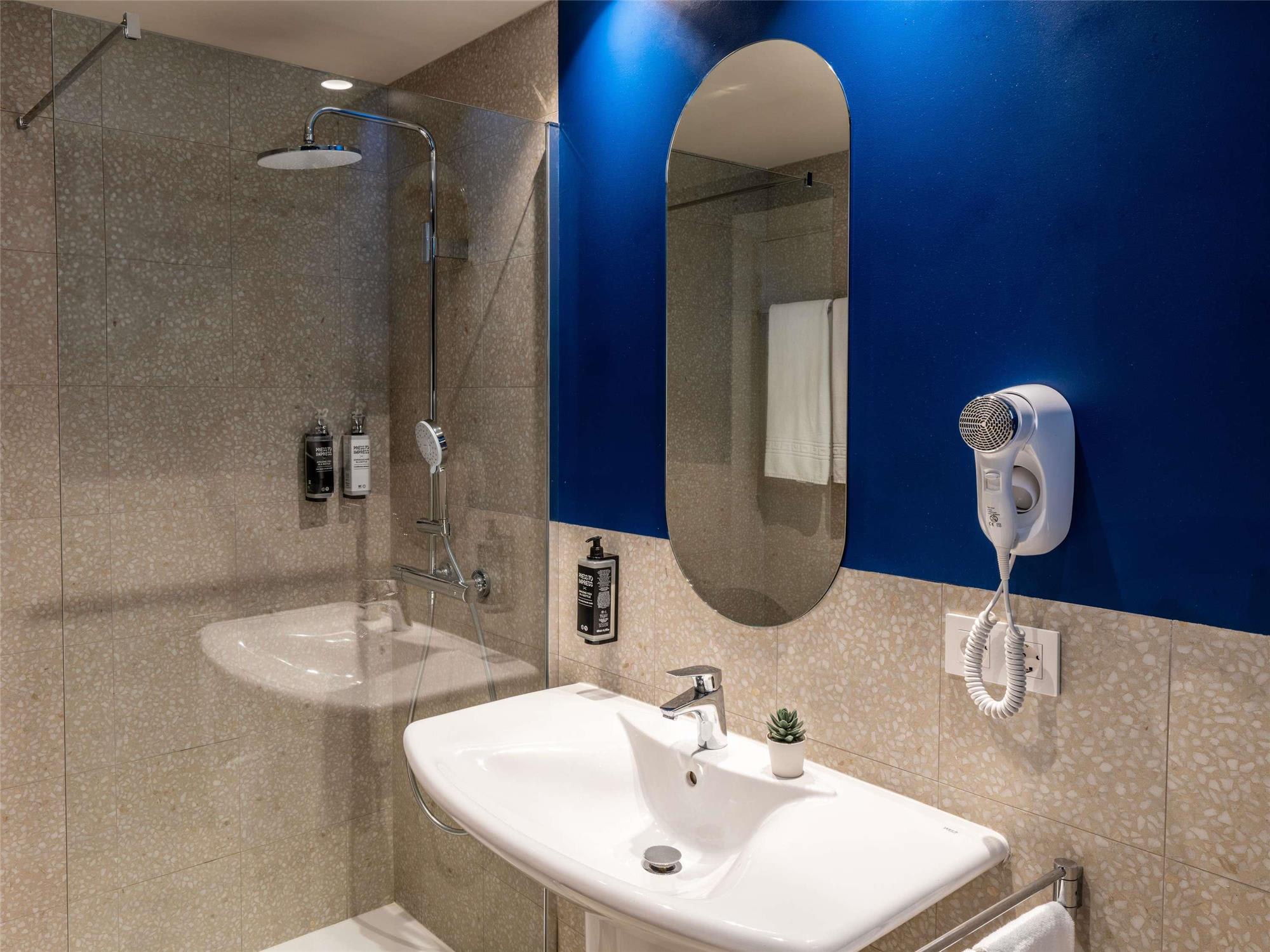 Ibis Styles Zaragoza Centro 1