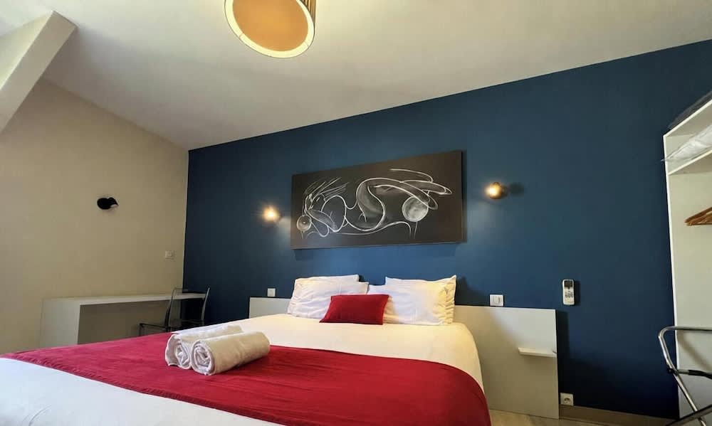 Brit Hotel du Parc Niort Centre-Parking gratuit 1