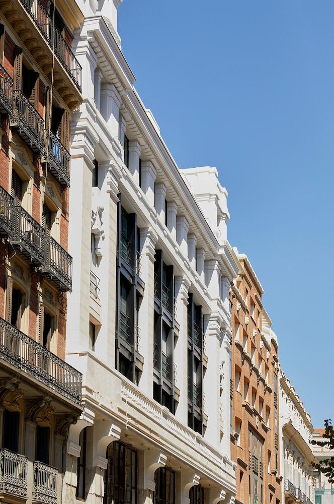 60 Balconies Iconic 1