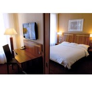 Hotel The Originals du Grand Monarque Nantes Gare 1