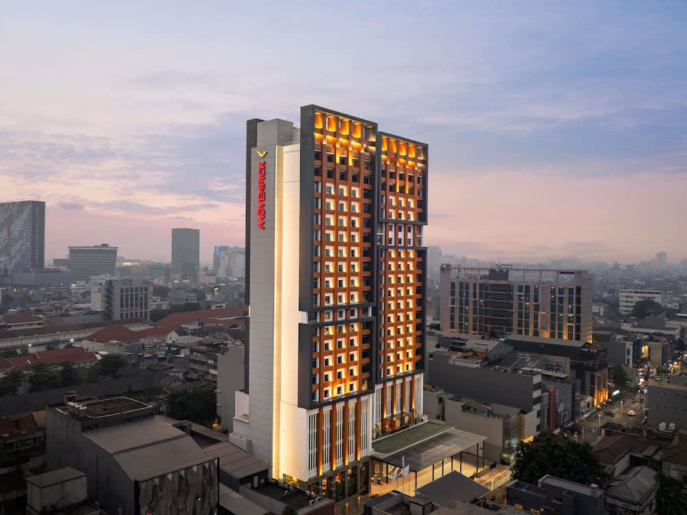 Mövenpick Hotel Jakarta City Centre 1