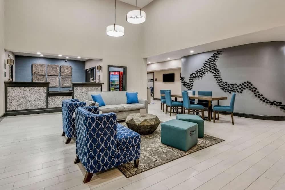 Clarion Pointe 1
