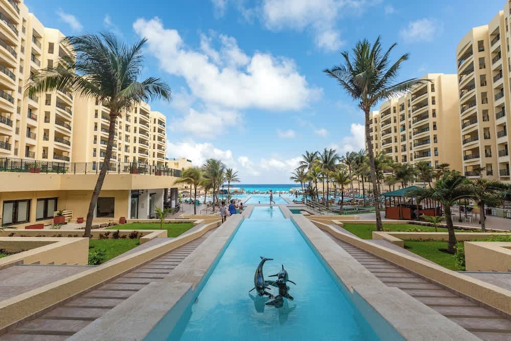 Holiday Inn Club Vacations The Royal Sands All Inclusive 1