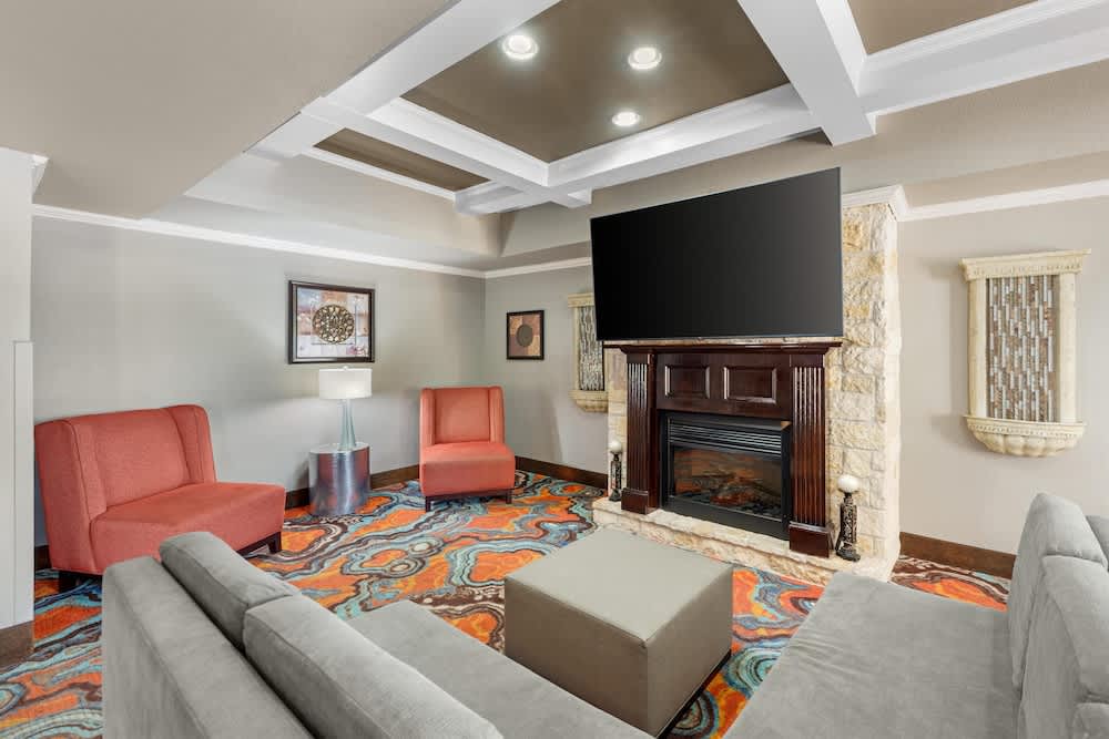 Best Western Plus Georgetown Inn & Suites 2