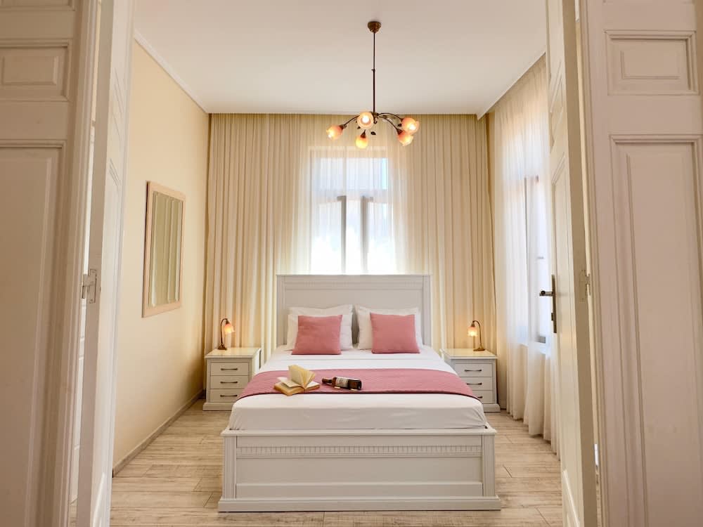 Theasis Athens 1