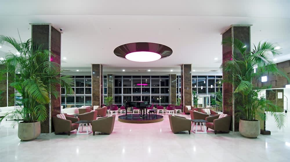 Palm Wings Beach Resort & Spa Kusadasi- All Inclusive 2