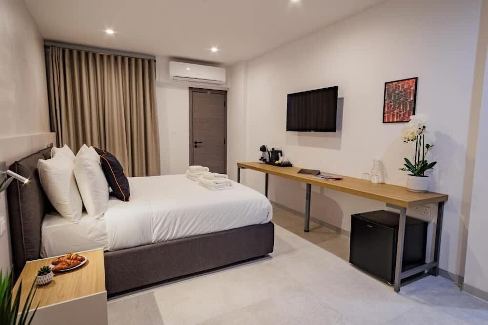 Zyra Hotel St Julians 2