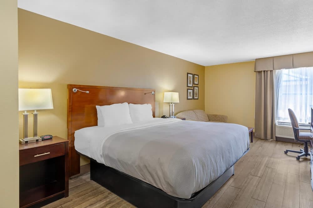 Quality Inn Fuquay Varina East 1