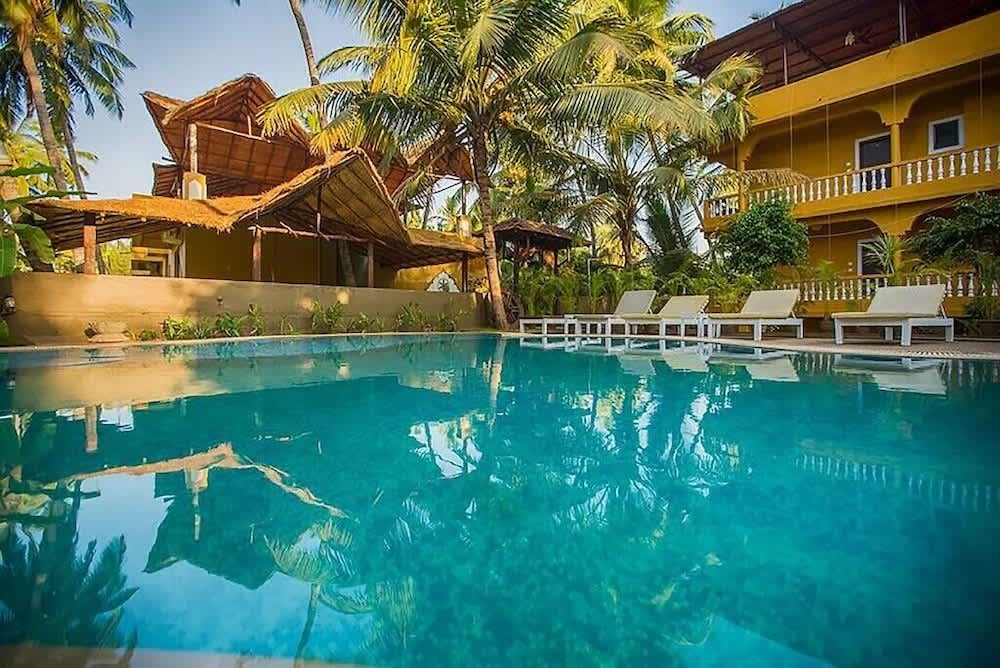 juSTa Morjim Beach Resort and Spa 1