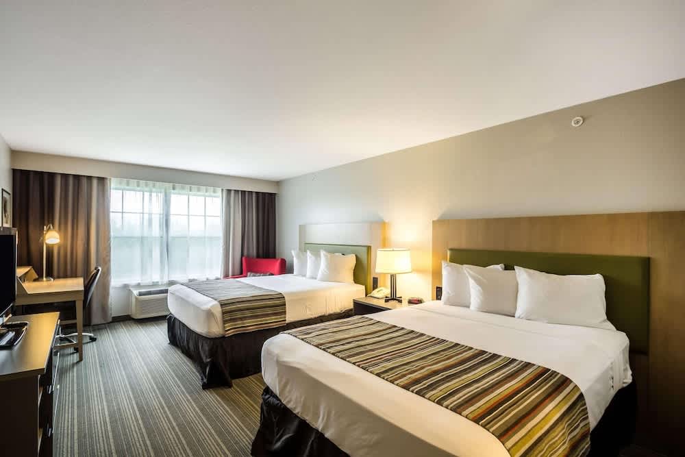 Country Inn & Suites by Radisson, Fond du Lac, WI 1