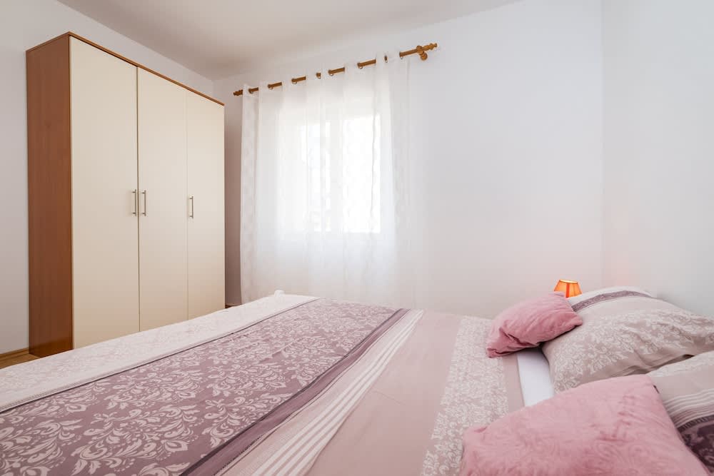 Cozy Apartment Marija with Garden 2