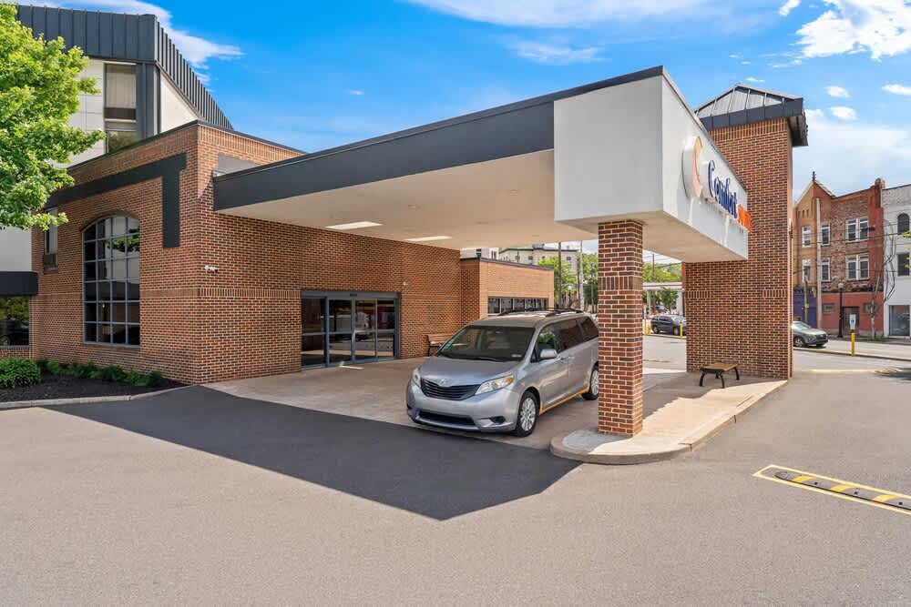 Comfort Suites Bethlehem Near Lehigh University and LVI Airport 1