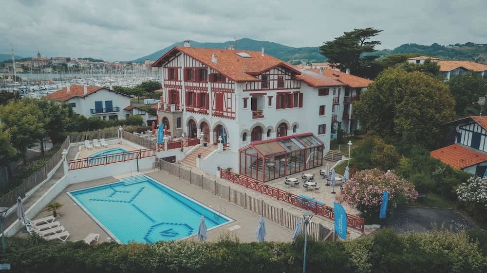 Hôtel & Résidence Vacances Bleues Orhoïtza 1