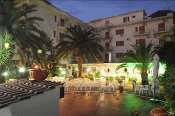 Hotel Mondial 1
