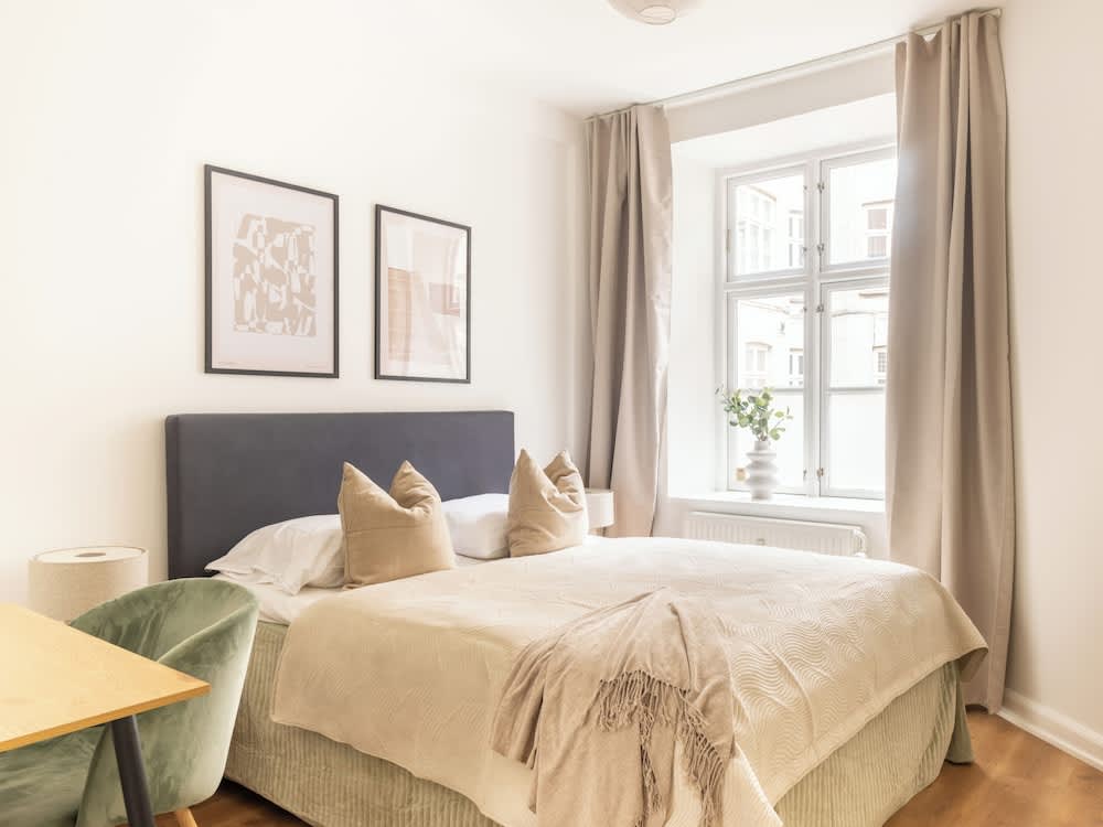Noble - Fantastic 5-Bdr Apt in the Capital 2