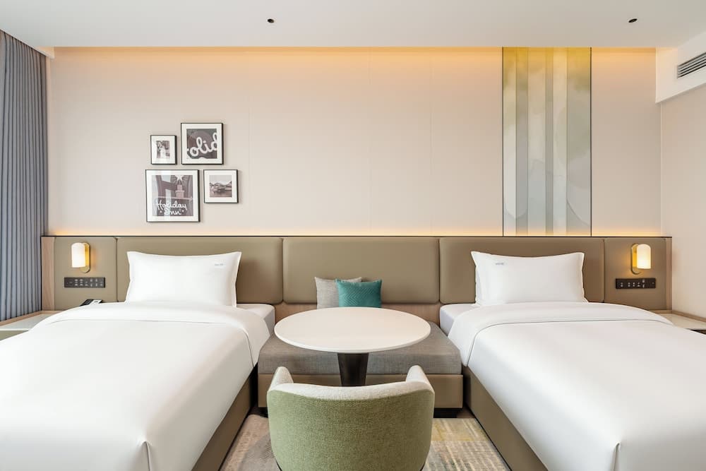 Holiday Inn Qidong Lvsi Port 2