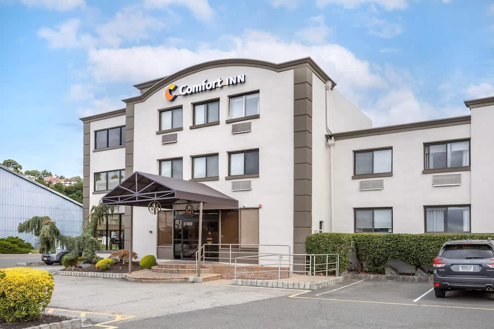 Comfort Inn Edgewater on Hudson River 1