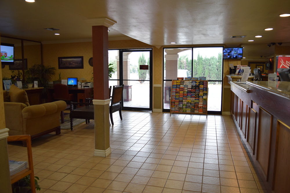 Howard Johnson by Wyndham Buena Park 1