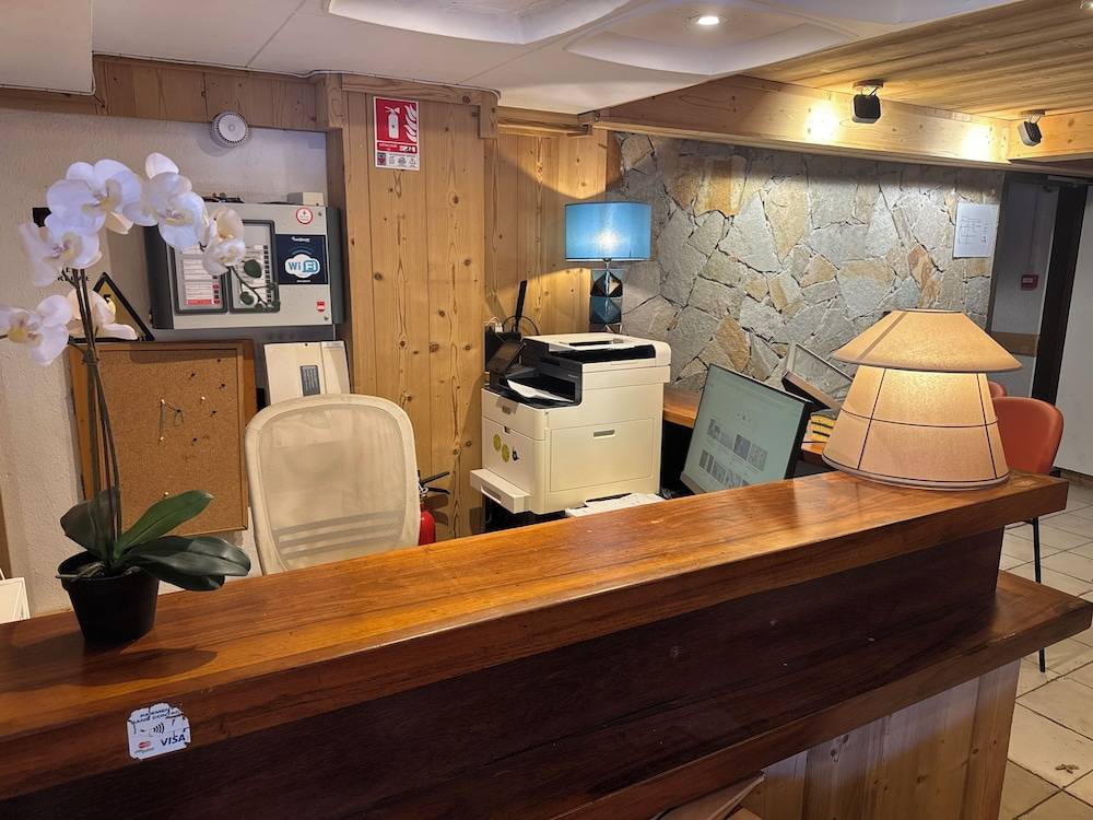 Logis Hotel Le Cairn 2