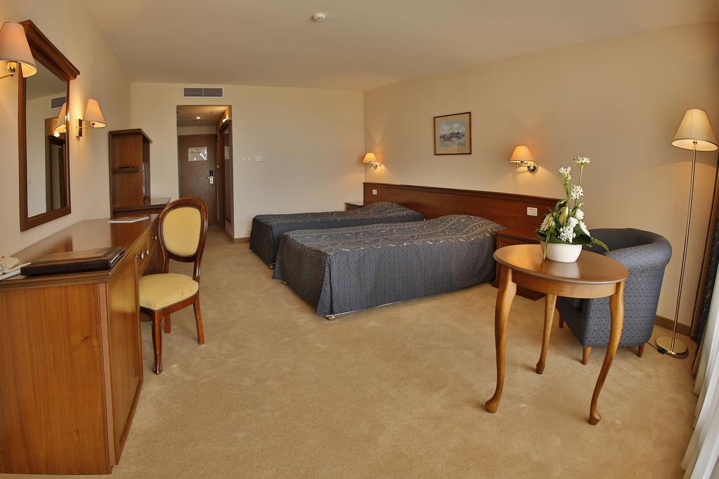 HVD Riviera Beach Ultra All Inclusive & Mineral Pool - Private Beach & Free Parking 1
