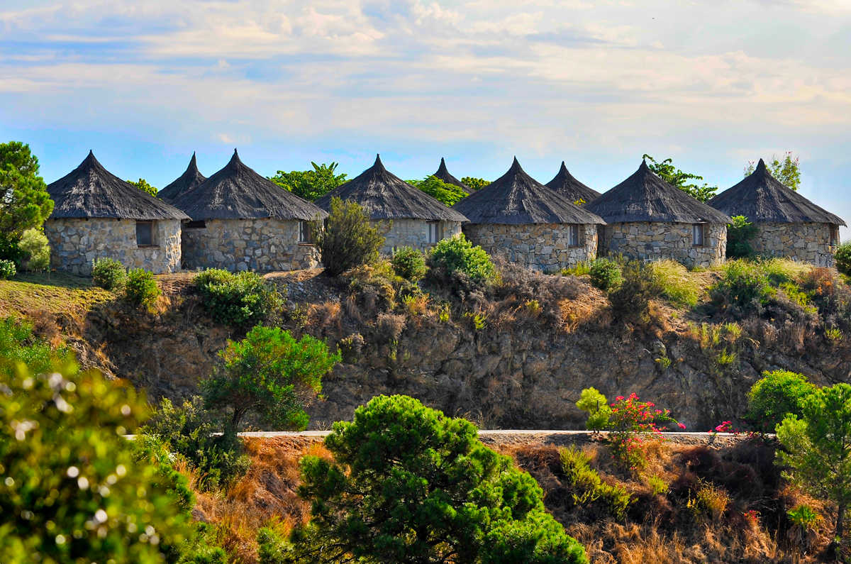 Hotel Selwo Lodge - Animal Park Tickets Included 1