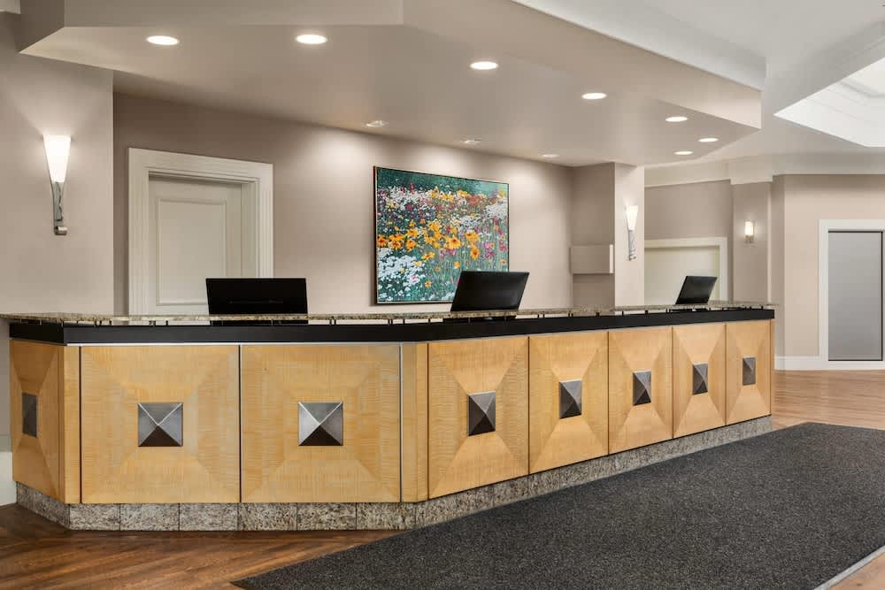 Grand Hotel & Conference Centre Calgary Airport, an Ascend Collection Hotel 1