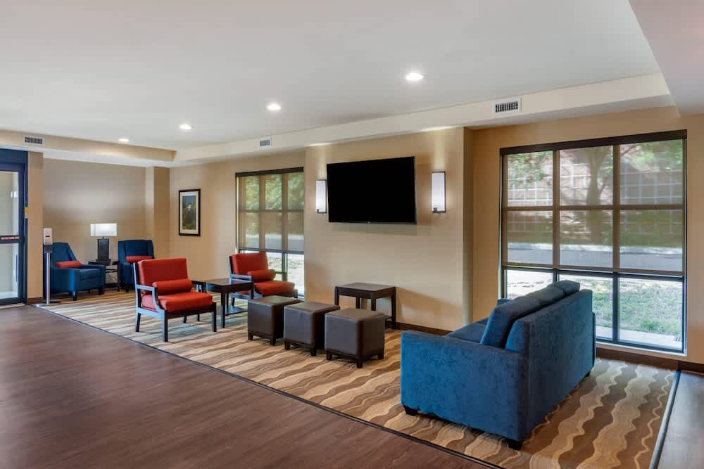 Comfort Inn & Suites Charlottesville Hollymead Town Center 2