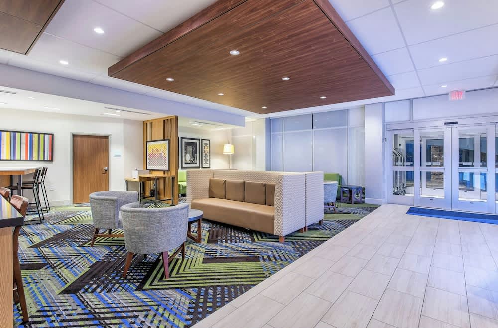 Holiday Inn Express & Suites LA GRANGE - LOUISVILLE AREA NE by IHG 2