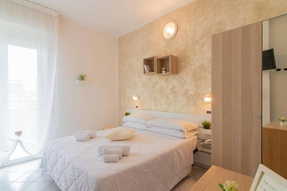 HOTEL JOHN 1