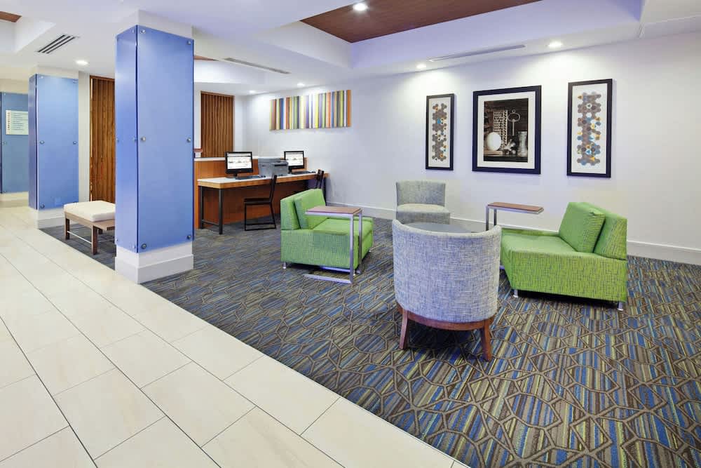 Holiday Inn Express & Suites CLOVIS-FRESNO AREA by IHG 2
