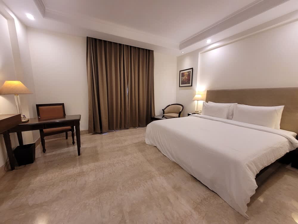 V Sarovar Portico MI Road Jaipur 2