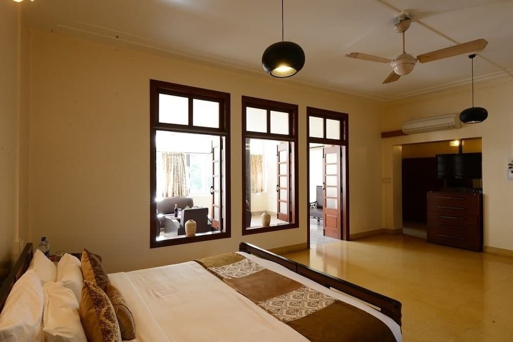 Hotel Sunderban 2