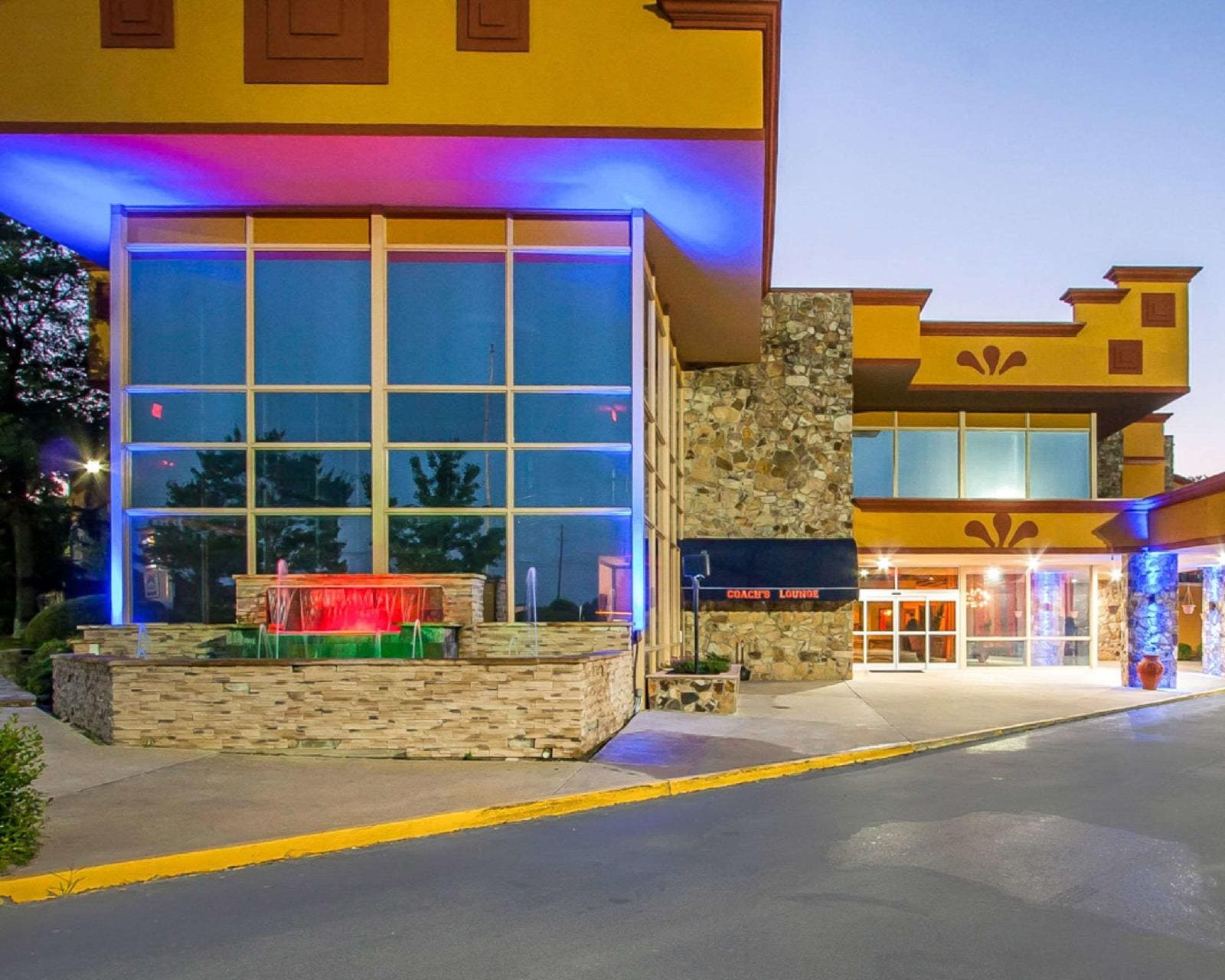 Clarion Inn & Suites University Center 1