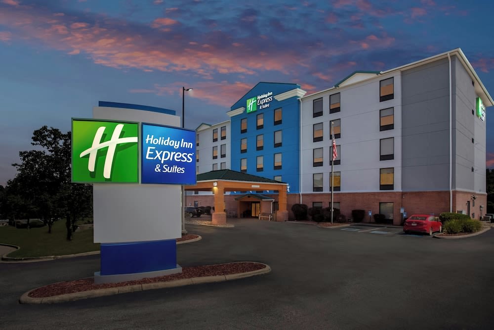 Holiday Inn Express & Suites CHARLESTON-SOUTHRIDGE by IHG 1