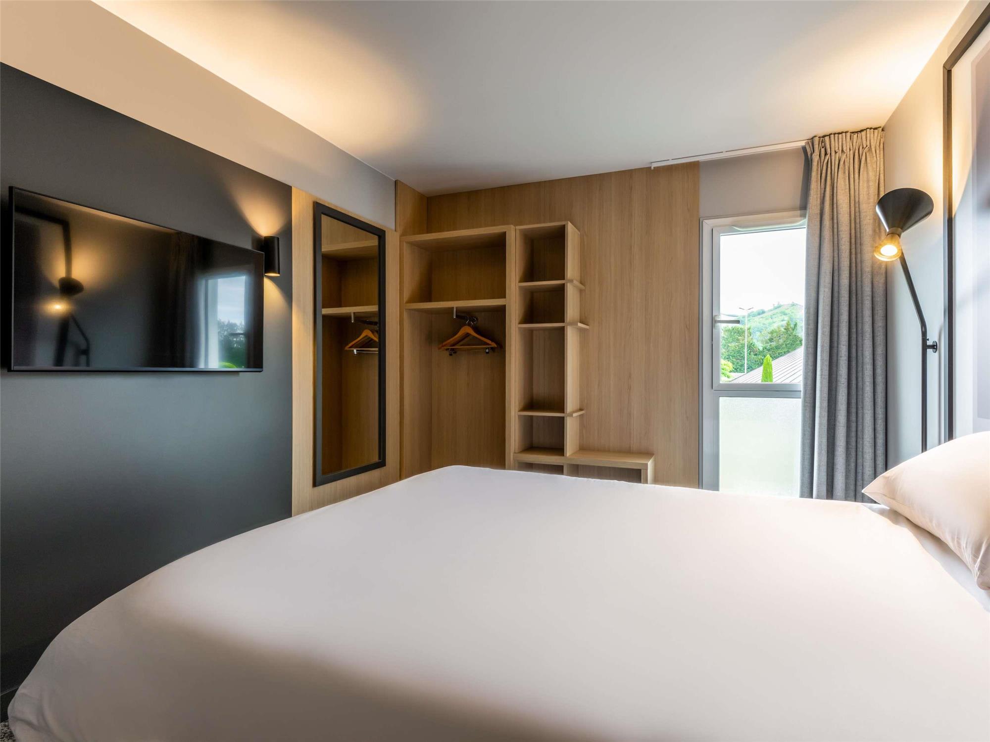 ibis Issoire 1