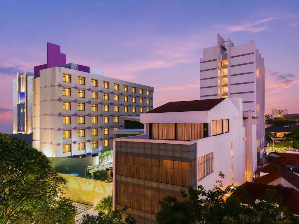 Mercure Surabaya Grand Mirama 1