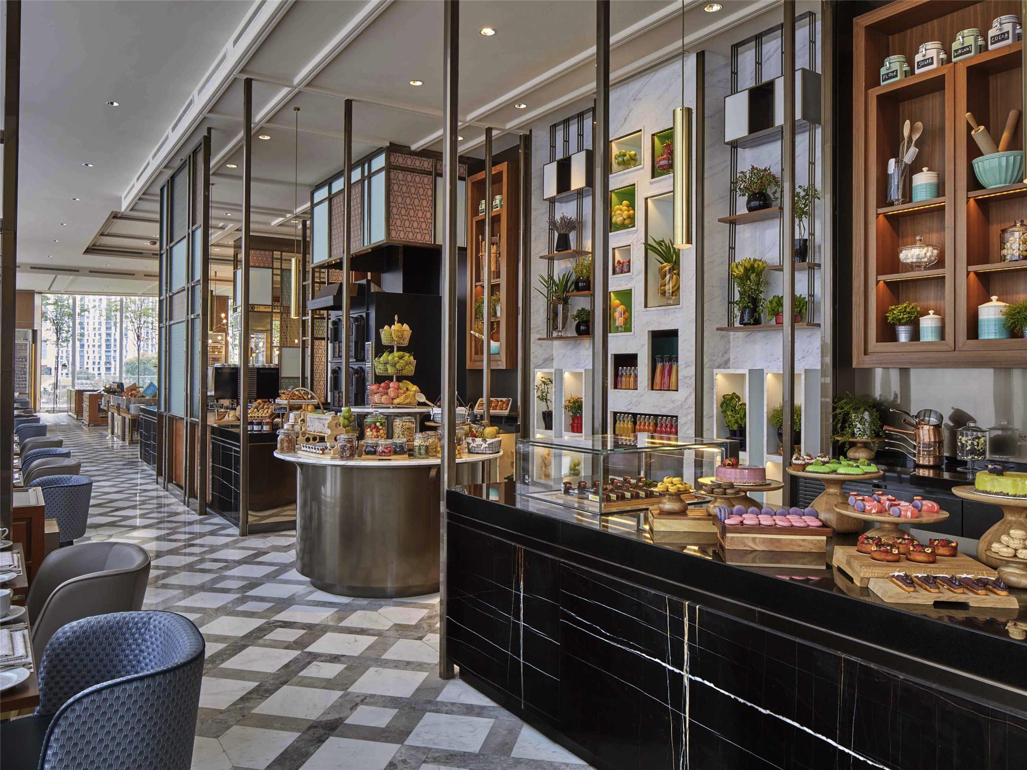 Sofitel Singapore City Centre 2