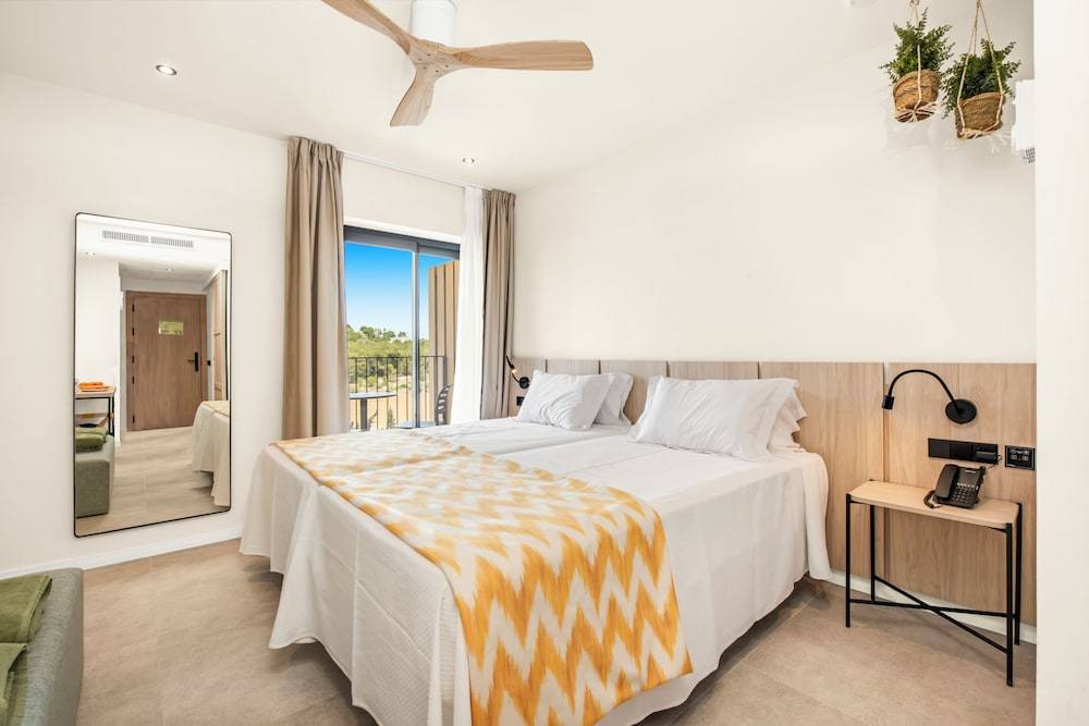 Tangerine by Honne Hotels - Adults Only 1