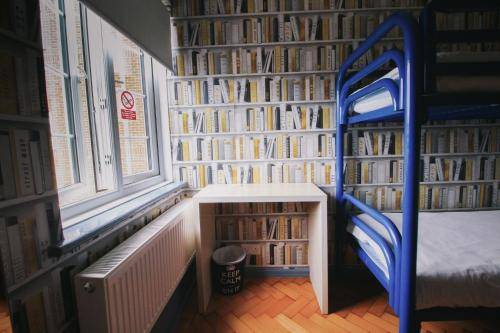 London Backpackers Youth Hostel 18 - 35 Years Old Only 2
