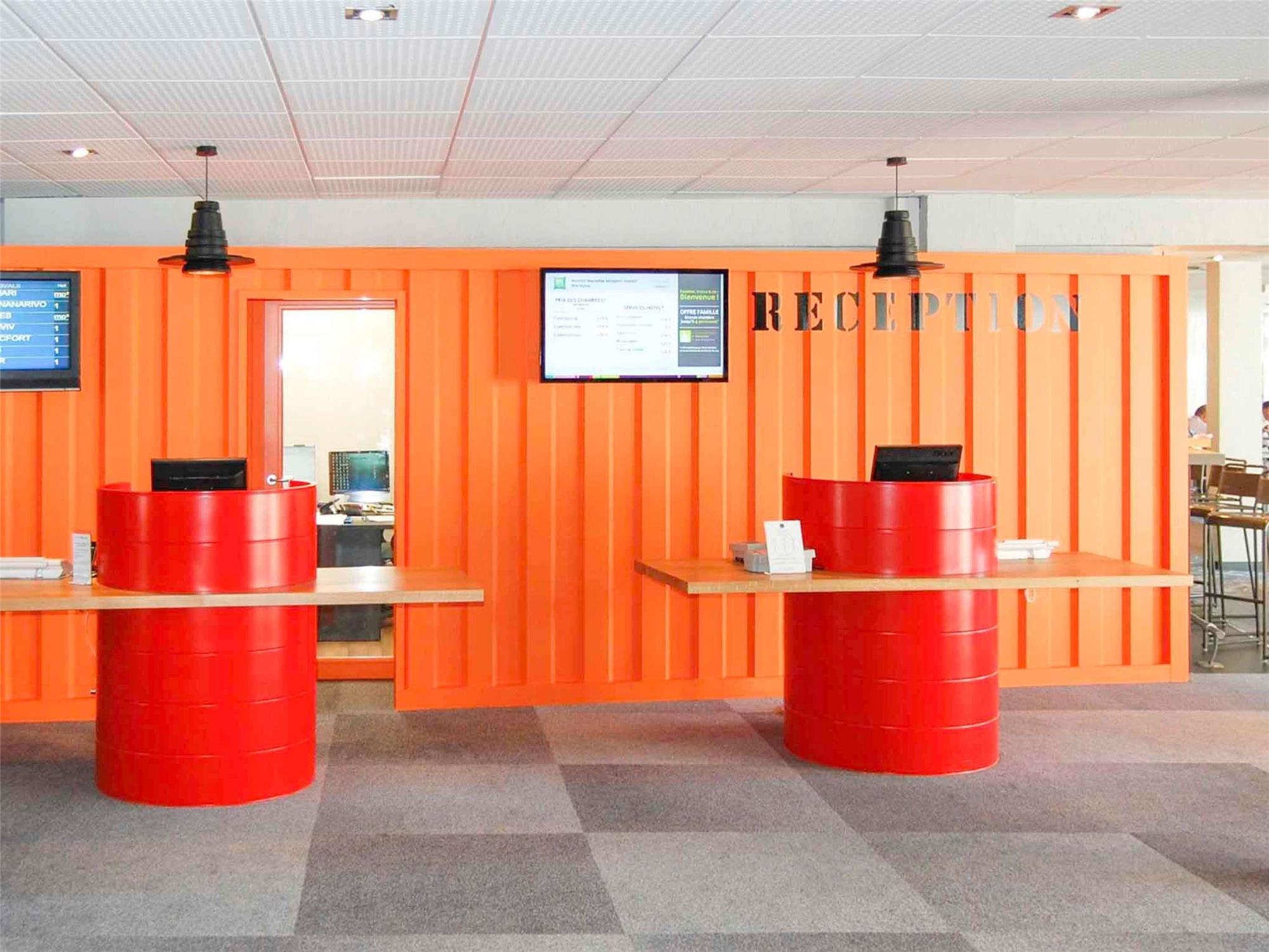 ibis Styles Marseille Aéroport 2