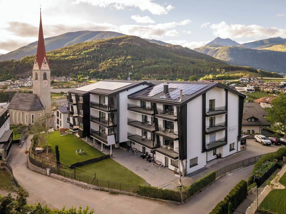 Laurena Aparthotel near Brixen 1
